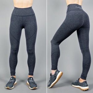 Alphalete Revival Leggings V2 in XS - Marled Shale